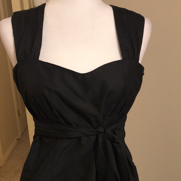 Loft - Black Sleeveless Top Ties in front -size 6P - Picture 2 of 14